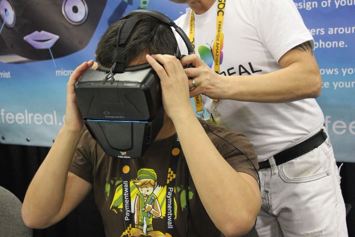 VR-шолом із генератором запаху